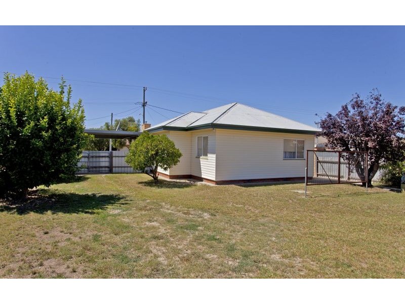 515 Kemp Street, Lavington NSW 2641