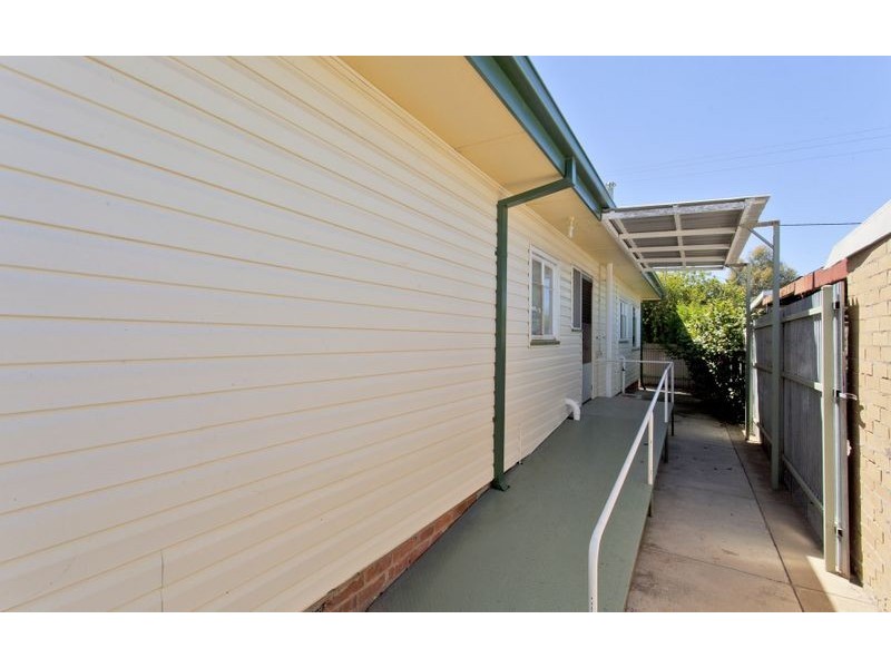 515 Kemp Street, Lavington NSW 2641