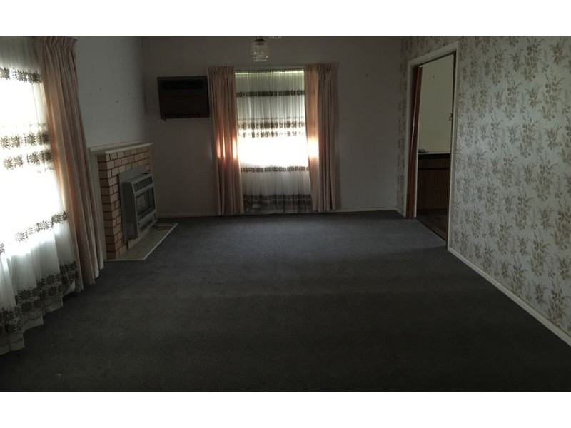 515 Kemp Street, Lavington NSW 2641