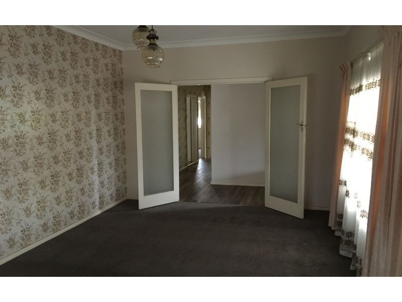 515 Kemp Street, Lavington NSW 2641