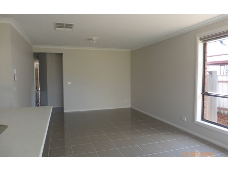 1/938 Sylvania Avenue, Lavington NSW 2641