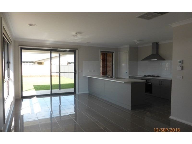 1/938 Sylvania Avenue, Lavington NSW 2641