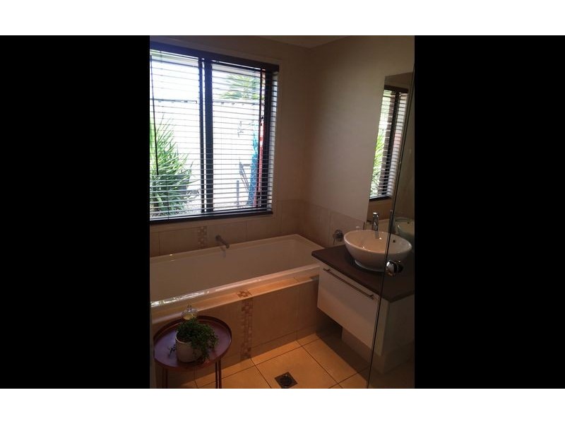 33 Shuter Avenue, Thurgoona NSW 2640