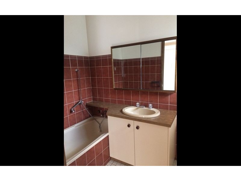 2/242 Borella Road, Albury NSW 2640