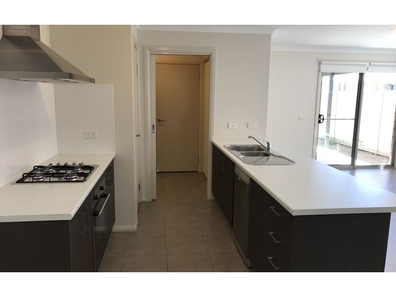 6/110 Greta Drive, Lavington NSW 2641