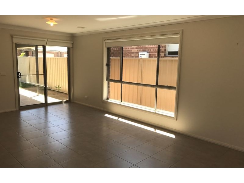 6/110 Greta Drive, Lavington NSW 2641