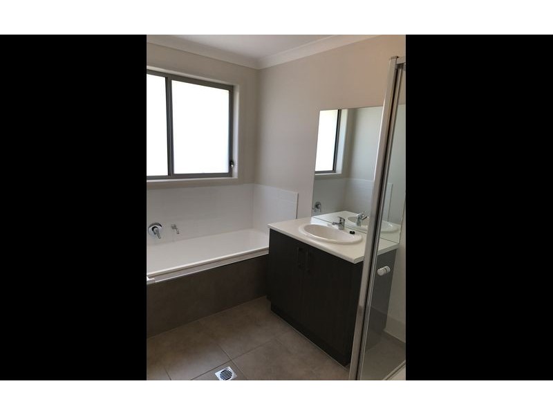 6/110 Greta Drive, Lavington NSW 2641