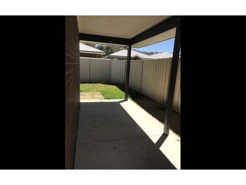 6/110 Greta Drive, Lavington NSW 2641