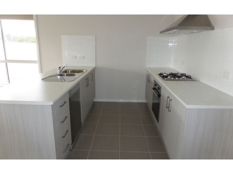 10 Fay Street, Springdale Heights NSW 2641