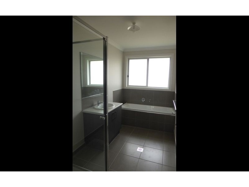 10 Fay Street, Springdale Heights NSW 2641