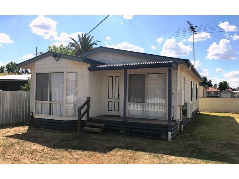 1/18 Henty Street (East), Culcairn NSW 2660