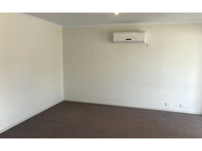 1/18 Henty Street (East), Culcairn NSW 2660