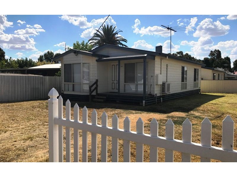 1/18 Henty Street (East), Culcairn NSW 2660