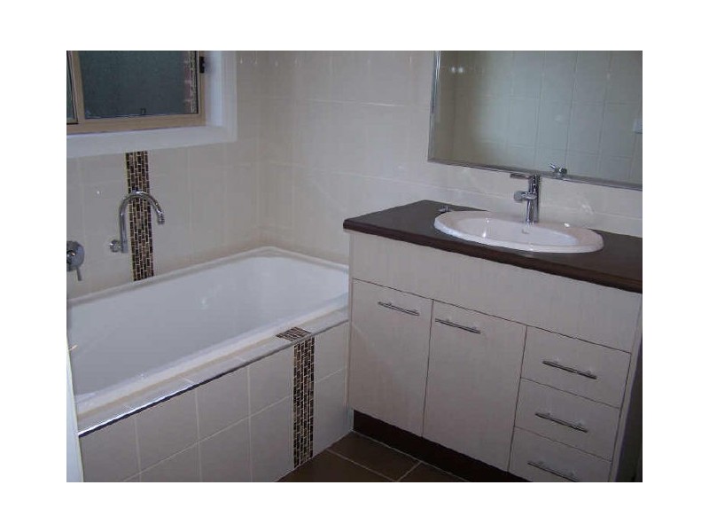 35 Champions Drive, North Albury NSW 2640