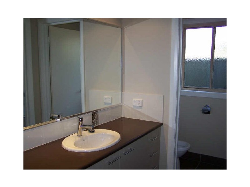 35 Champions Drive, North Albury NSW 2640