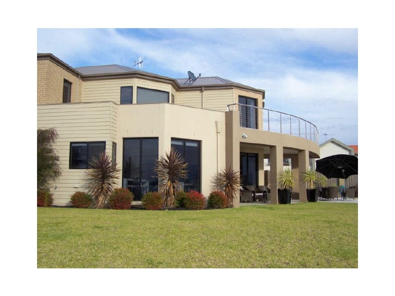 42 Cypress Drive, Mulwala NSW 2647