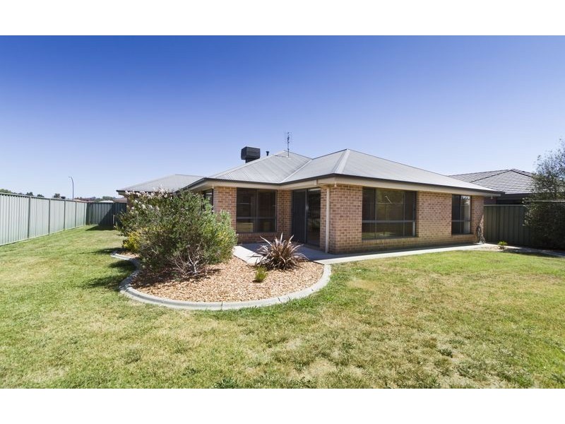 26 Rivergum Drive, East Albury NSW 2640