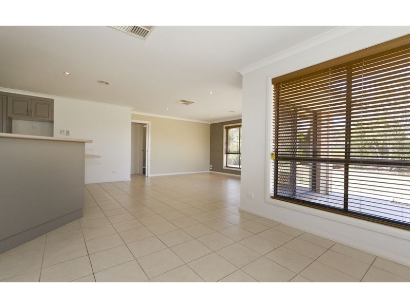 26 Rivergum Drive, East Albury NSW 2640