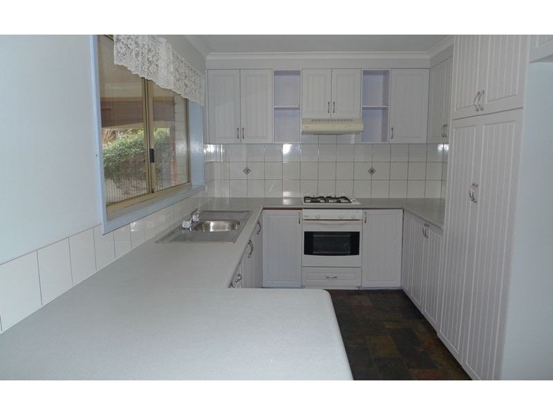 13 Pell Street, Howlong NSW 2643