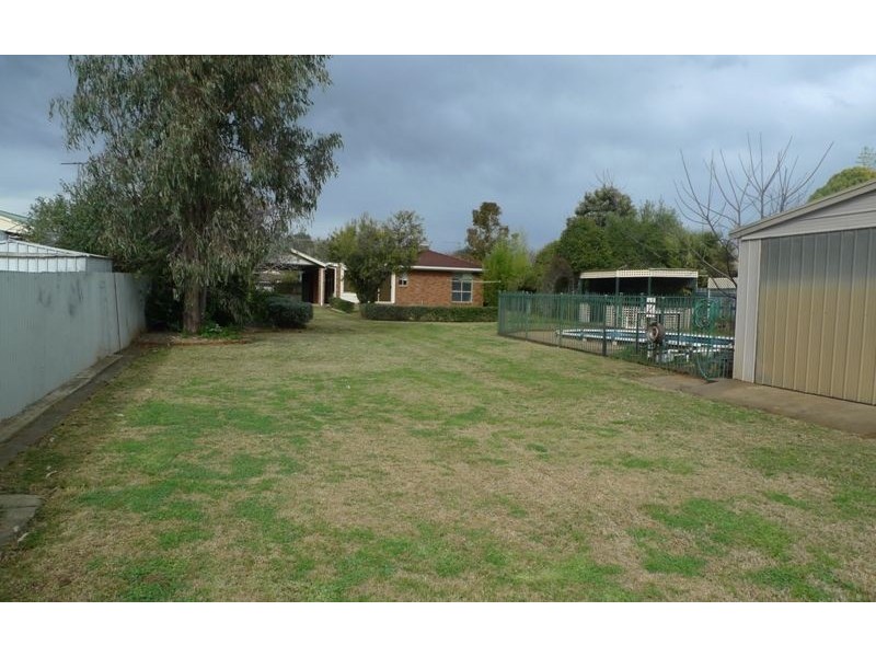 13 Pell Street, Howlong NSW 2643