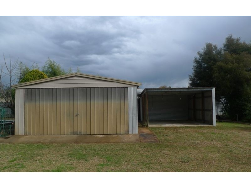13 Pell Street, Howlong NSW 2643