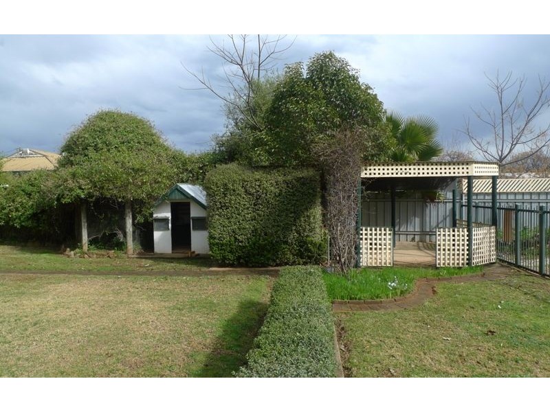 13 Pell Street, Howlong NSW 2643