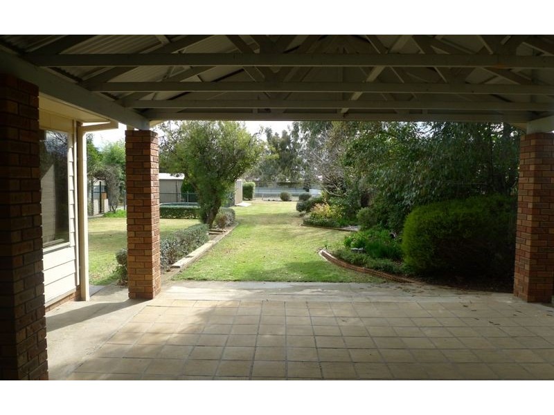 13 Pell Street, Howlong NSW 2643