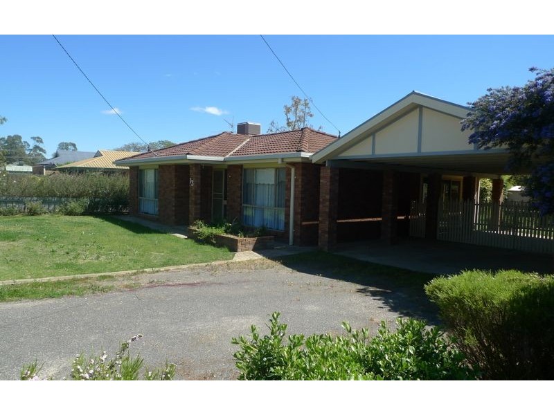 13 Pell Street, Howlong NSW 2643