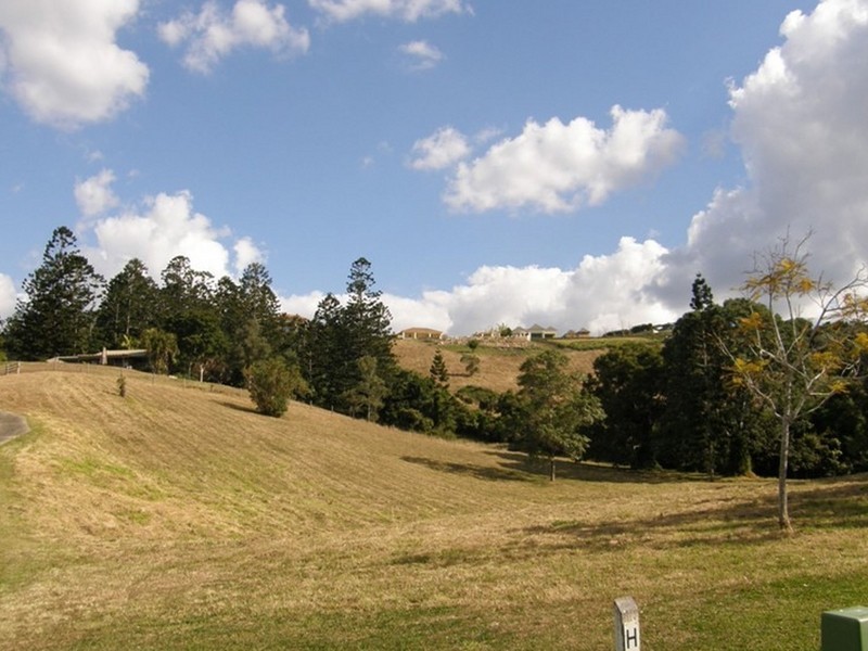 252 Moons Lane, Brookfield QLD 4069