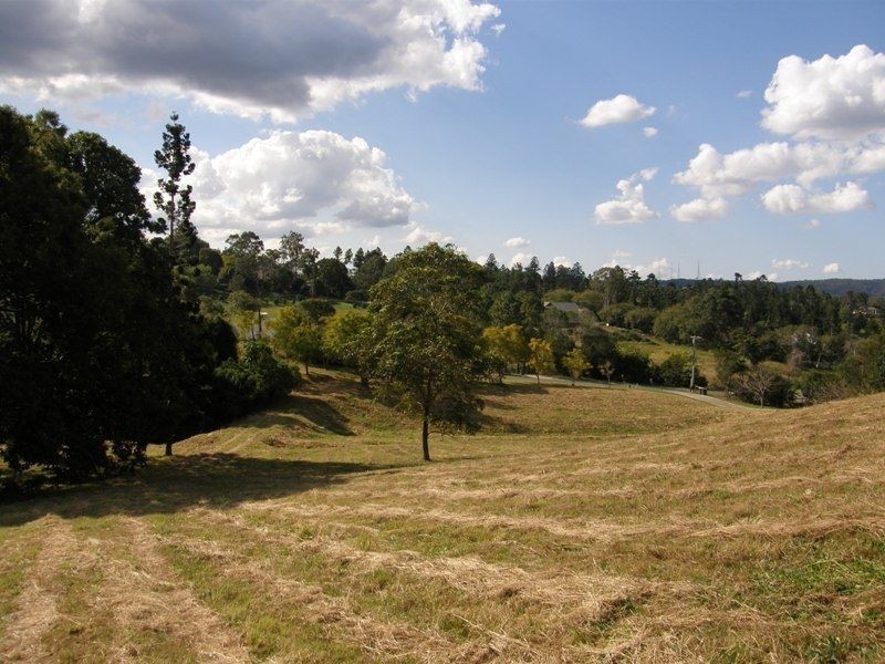 252 Moons Lane, Brookfield QLD 4069