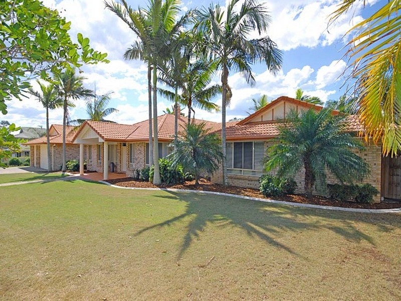 17 Blackbutt Place, Brookfield QLD 4069
