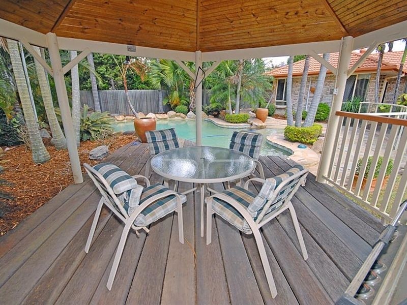 17 Blackbutt Place, Brookfield QLD 4069