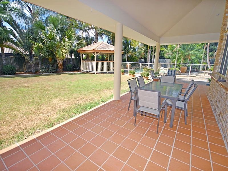 17 Blackbutt Place, Brookfield QLD 4069