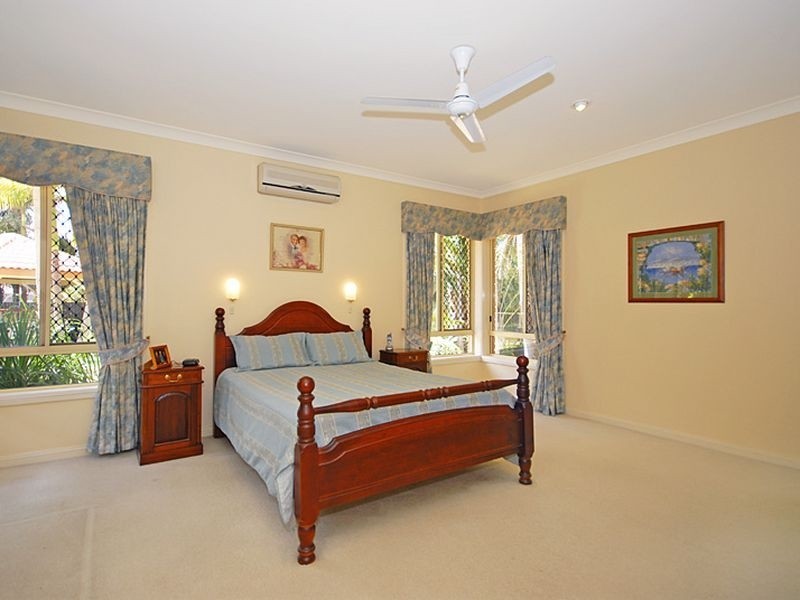 17 Blackbutt Place, Brookfield QLD 4069