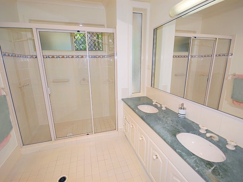 17 Blackbutt Place, Brookfield QLD 4069