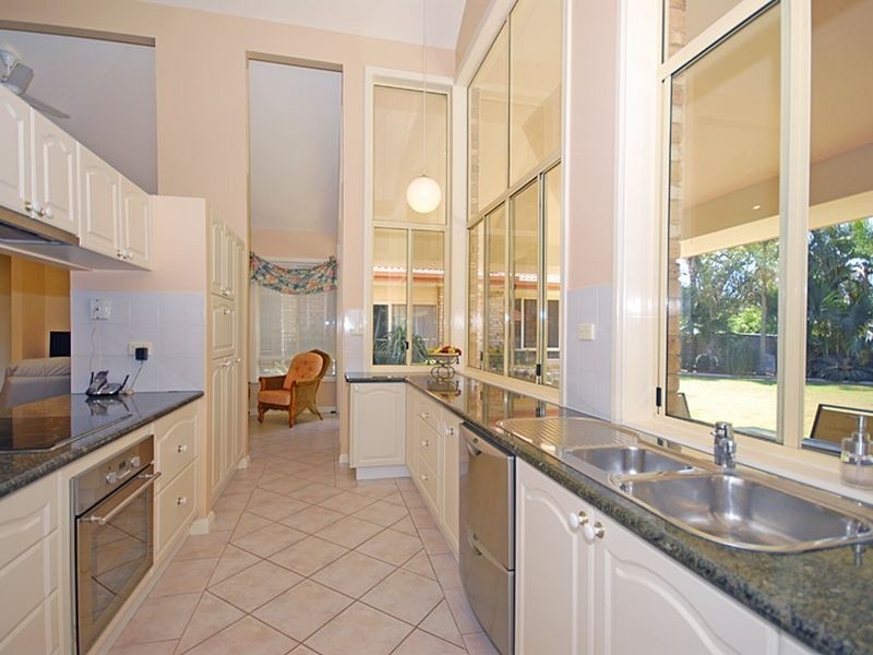 17 Blackbutt Place, Brookfield QLD 4069