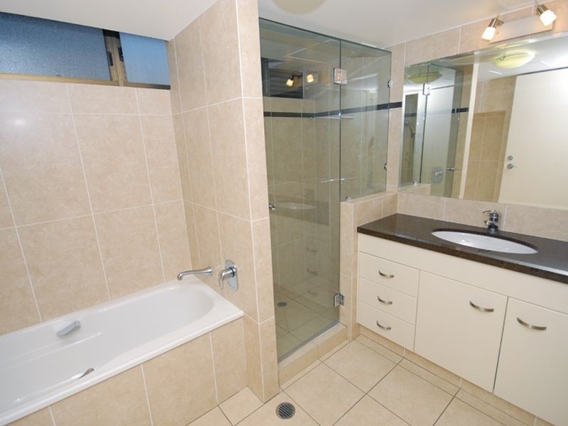 10/124 Macquarie Street, St Lucia QLD 4067