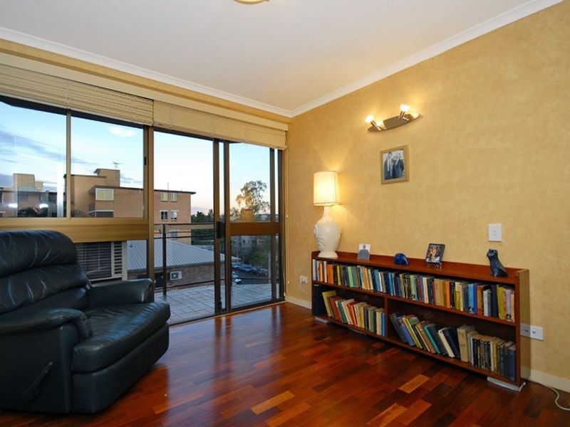 10/124 Macquarie Street, St Lucia QLD 4067