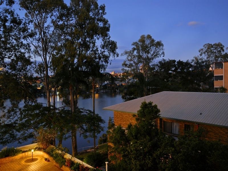 10/124 Macquarie Street, St Lucia QLD 4067