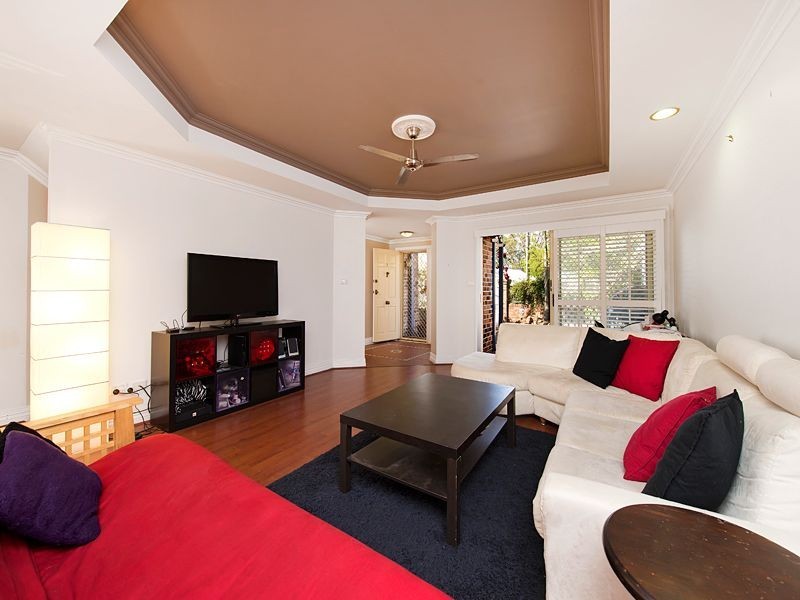 7/27 Swann Road, Taringa QLD 4068