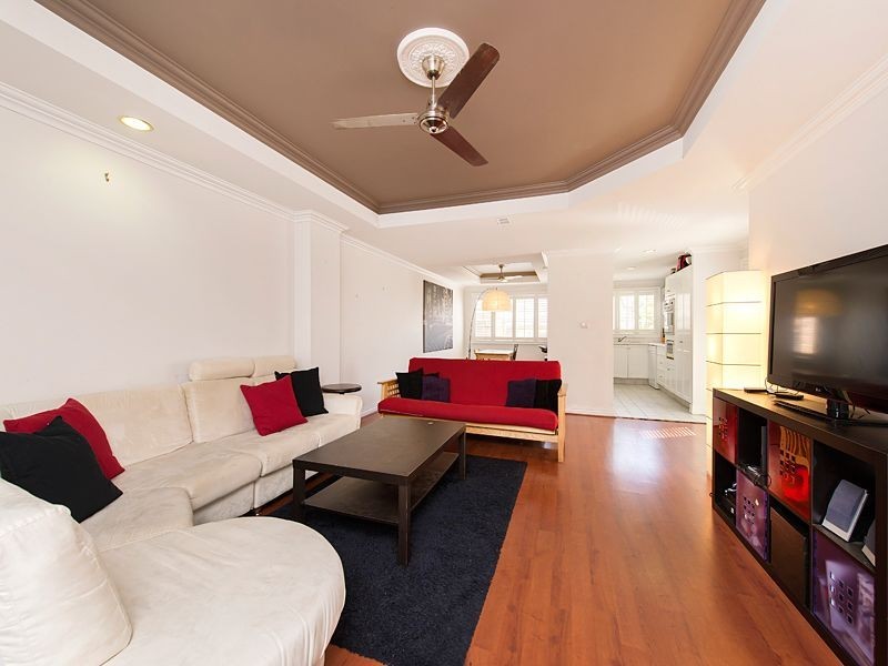 7/27 Swann Road, Taringa QLD 4068