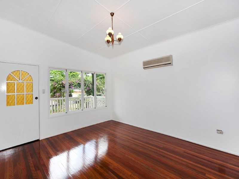 32 Kendall Street, Oxley QLD 4075