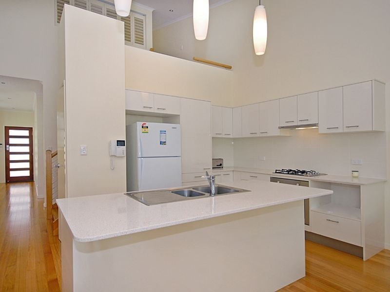 2/54 Terrace Street, Toowong QLD 4066