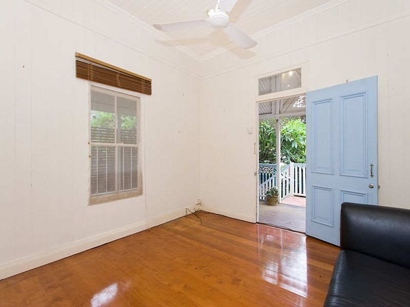 10 Princess Street, Taringa QLD 4068