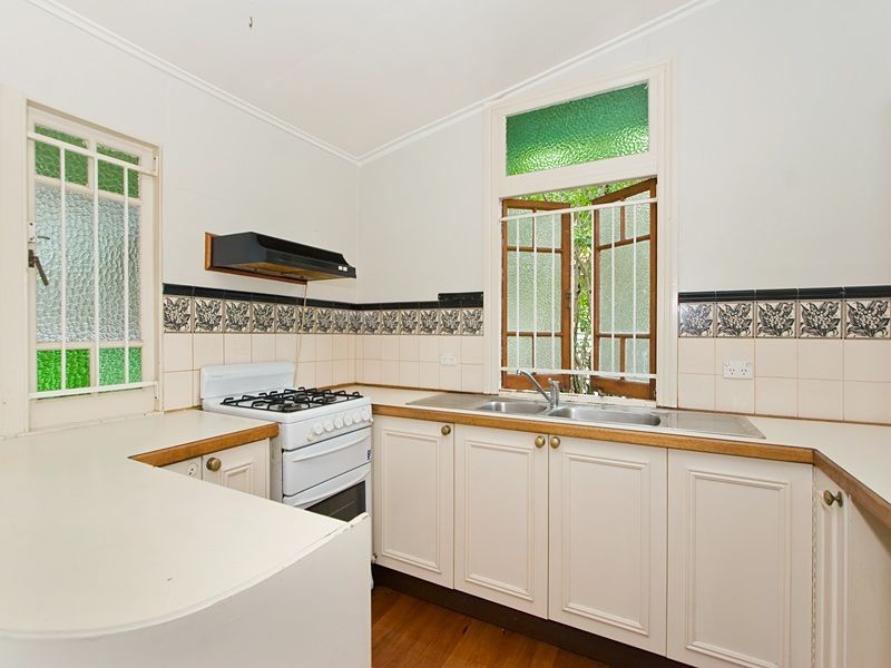 10 Princess Street, Taringa QLD 4068