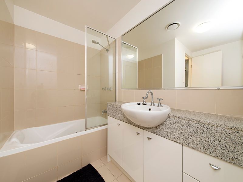 19/36 Holland Street, Toowong QLD 4066