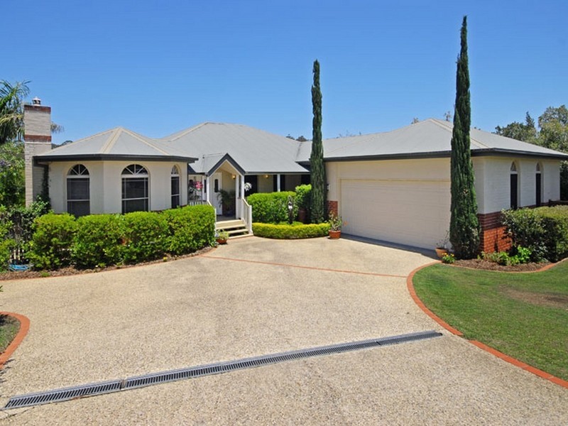 11 Mcconnell Crescent, Brookfield QLD 4069