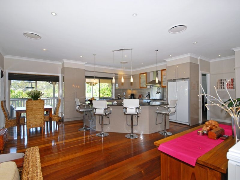 11 Mcconnell Crescent, Brookfield QLD 4069