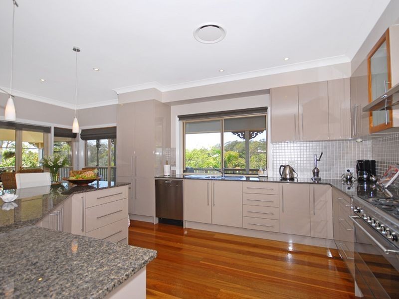 11 Mcconnell Crescent, Brookfield QLD 4069