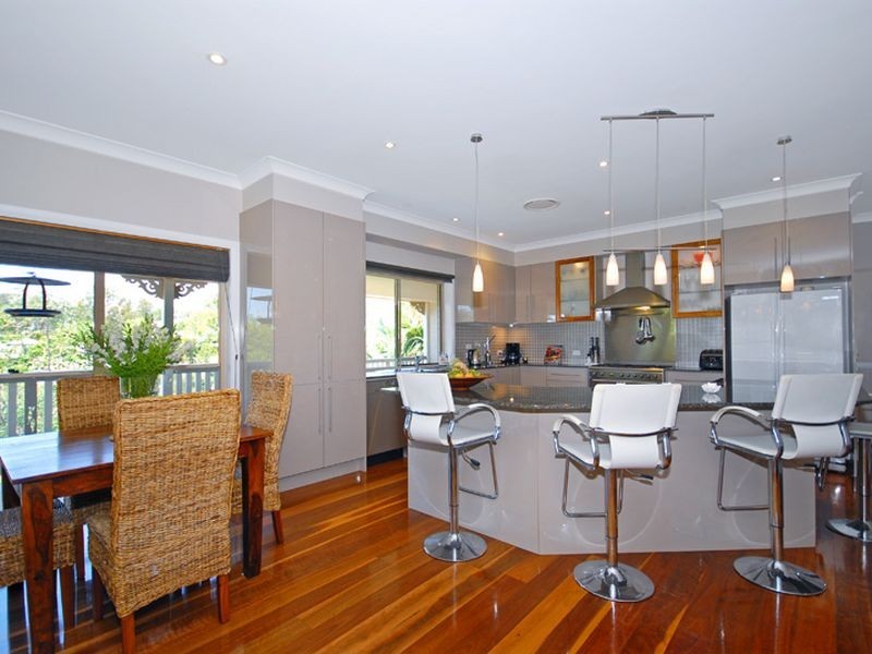 11 Mcconnell Crescent, Brookfield QLD 4069